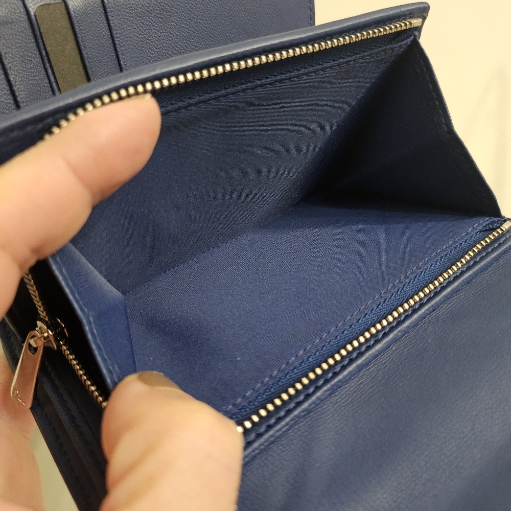 ๐ Christian Dior Diorama Navy Blue Leather Compact Wallet - Picture 9 of 11